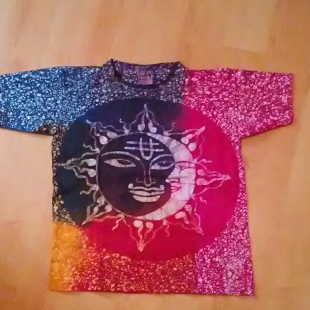 NWOT KIDS S/SLEEVE BATIK SUN-MOON TEE